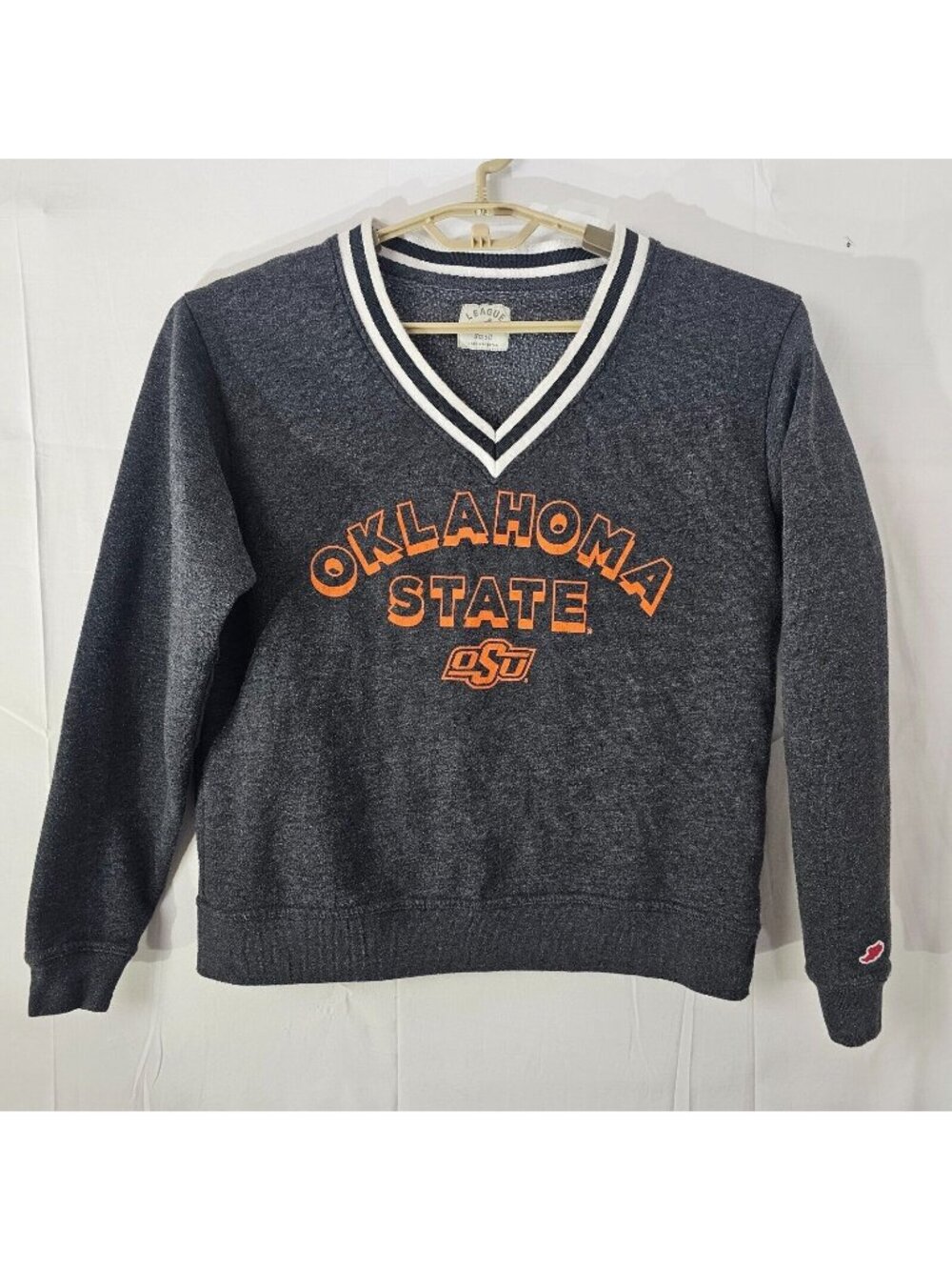 Oklahoma State Sweatshirt Womens Small Gray V Neck Long Sleeve Pullover NCAA
